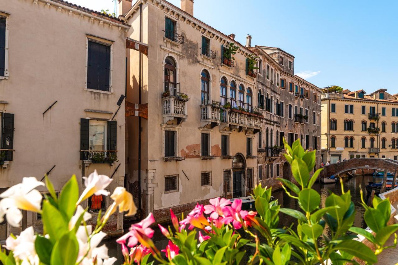 Ln Luxe Apartment Venice Canal View Kültér fotó