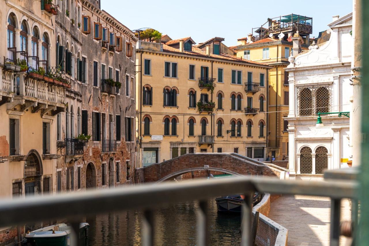 Ln Luxe Apartment Venice Canal View Kültér fotó
